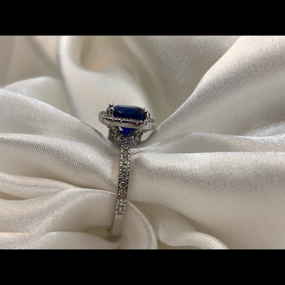STERLING SILVER CUSHION CUT NAVY BLUE HALO CZ RING - Picture 2 of 2